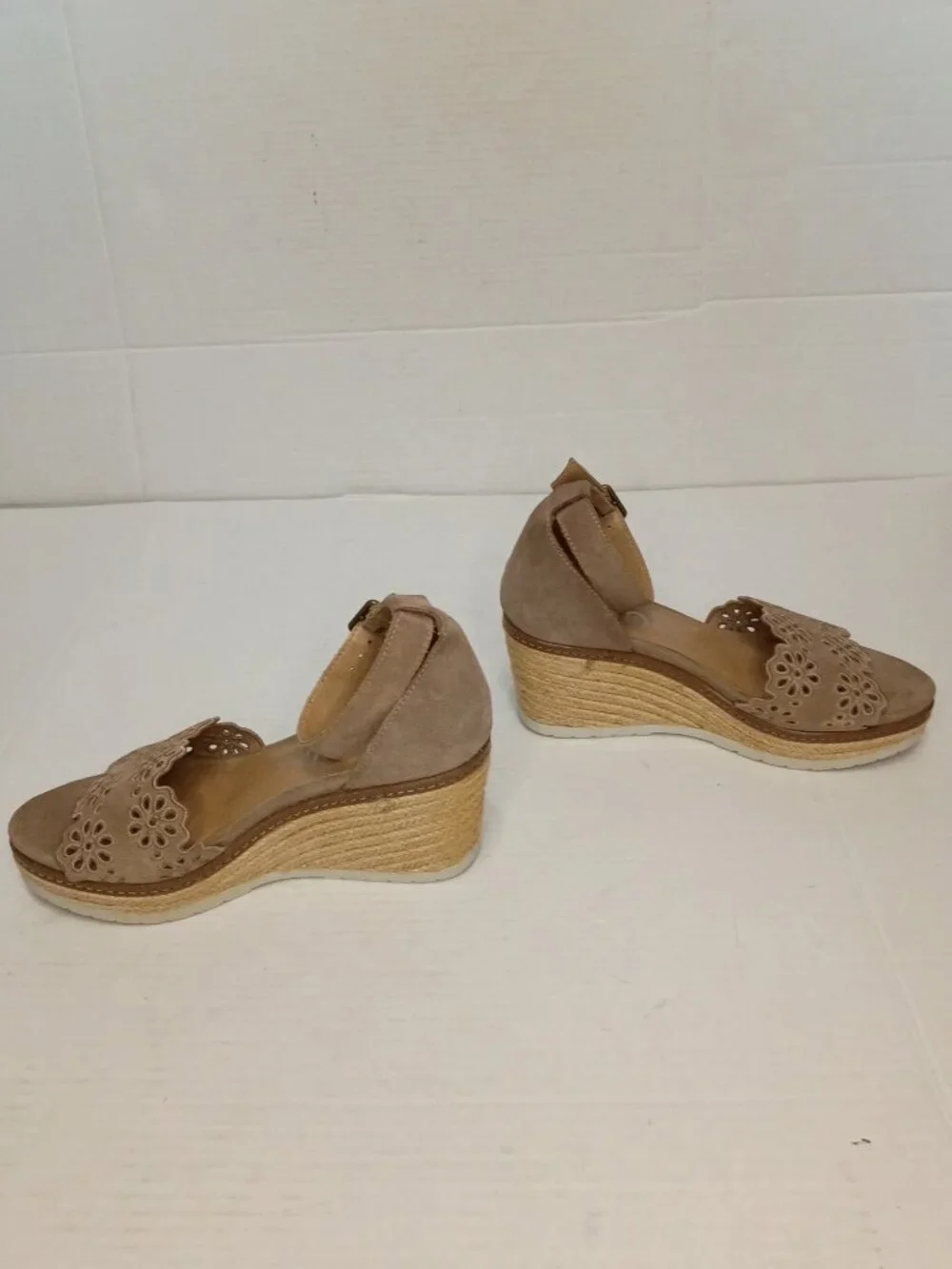 Nicole Nice Taupe Leather Floral Cutout Espadrille Wedge Sandals 7.5M